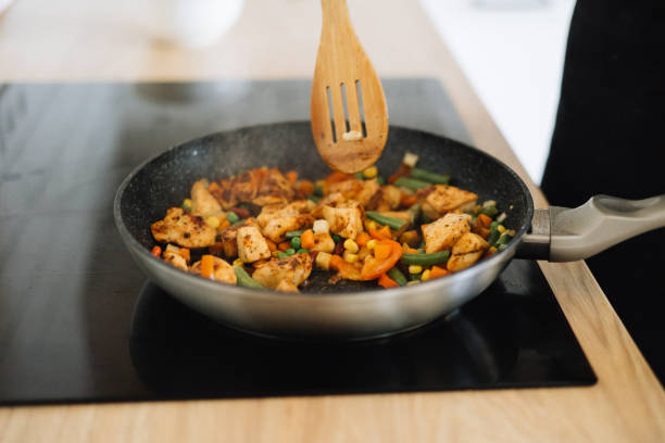 How to Split Up Stir Fry Tasks So You Both Feel Like a Team