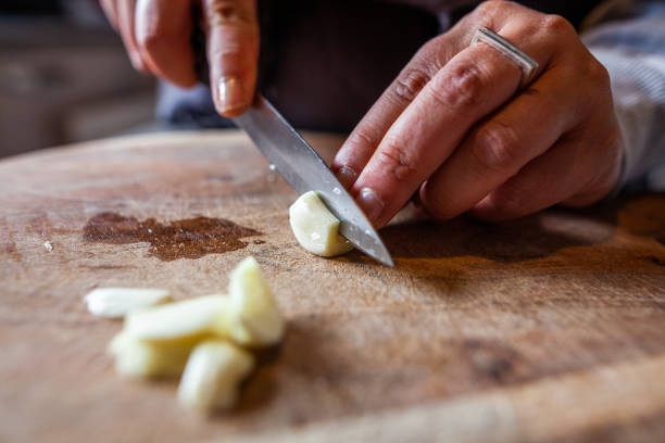 How to Use Your Hands to Measure Portions When You’re Cooking for Two