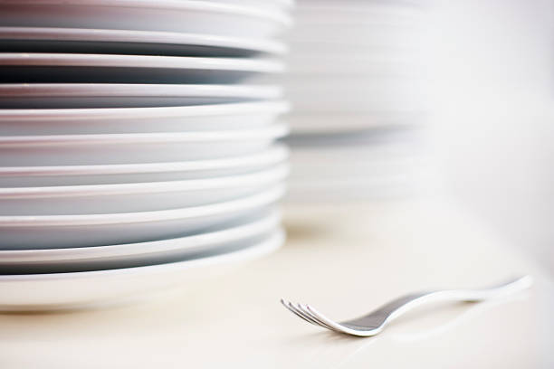 How Smaller Plates Help You Both Eat Just the Right Amount